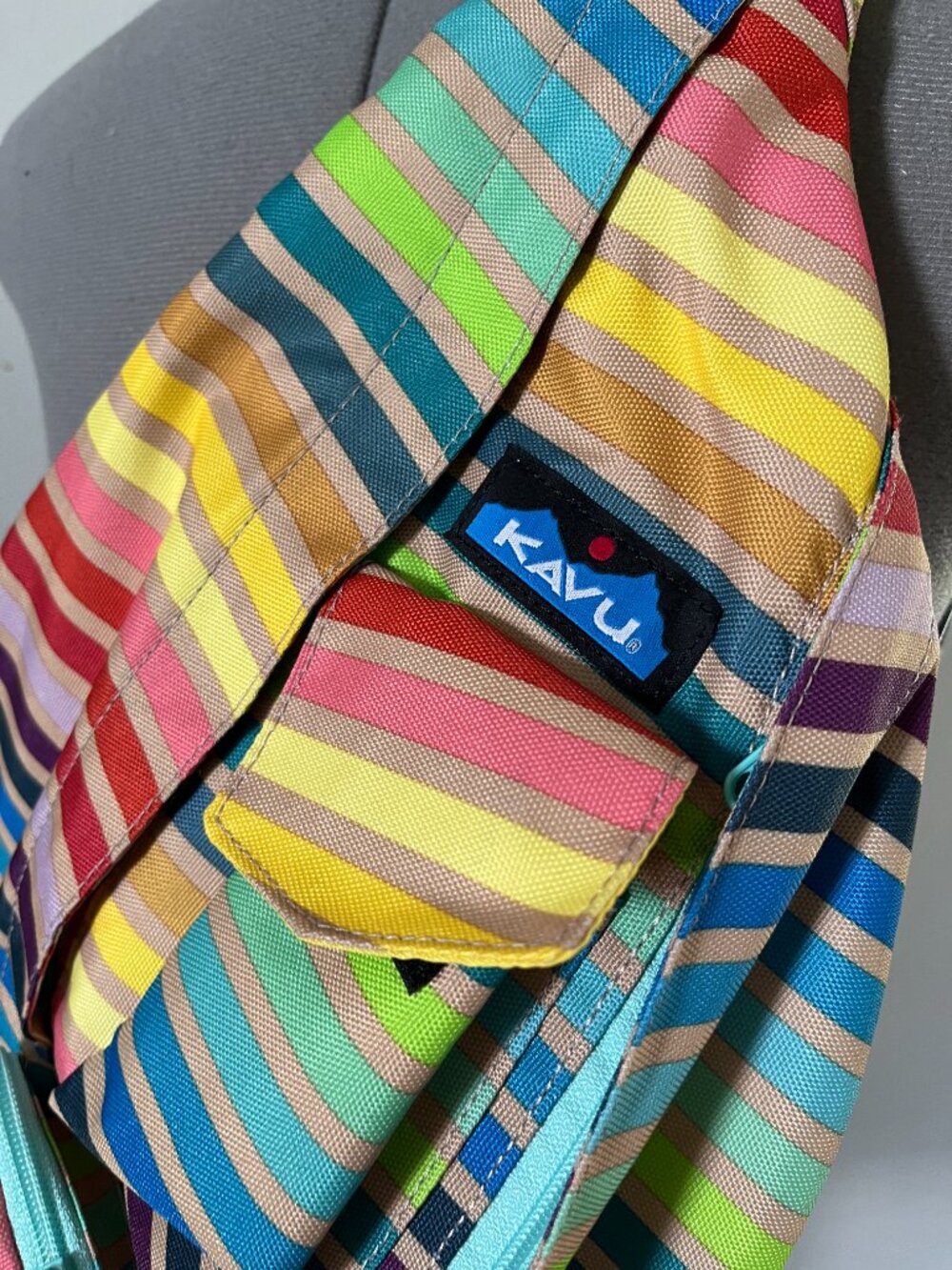 Kavu Lg Size Chroma Stripe Slingback Crossbody Bag Paracord Strap - Picture 3 of 8